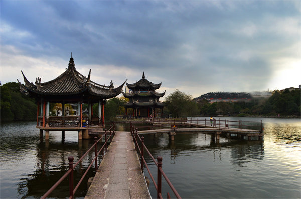 管理咨詢?nèi)绾沃ε_州中小企業(yè)突破發(fā)展瓶頸？